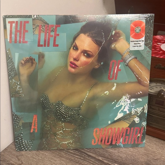 🧡 The Life of a Showgirl Vinyl Record - Picture 2 of 4